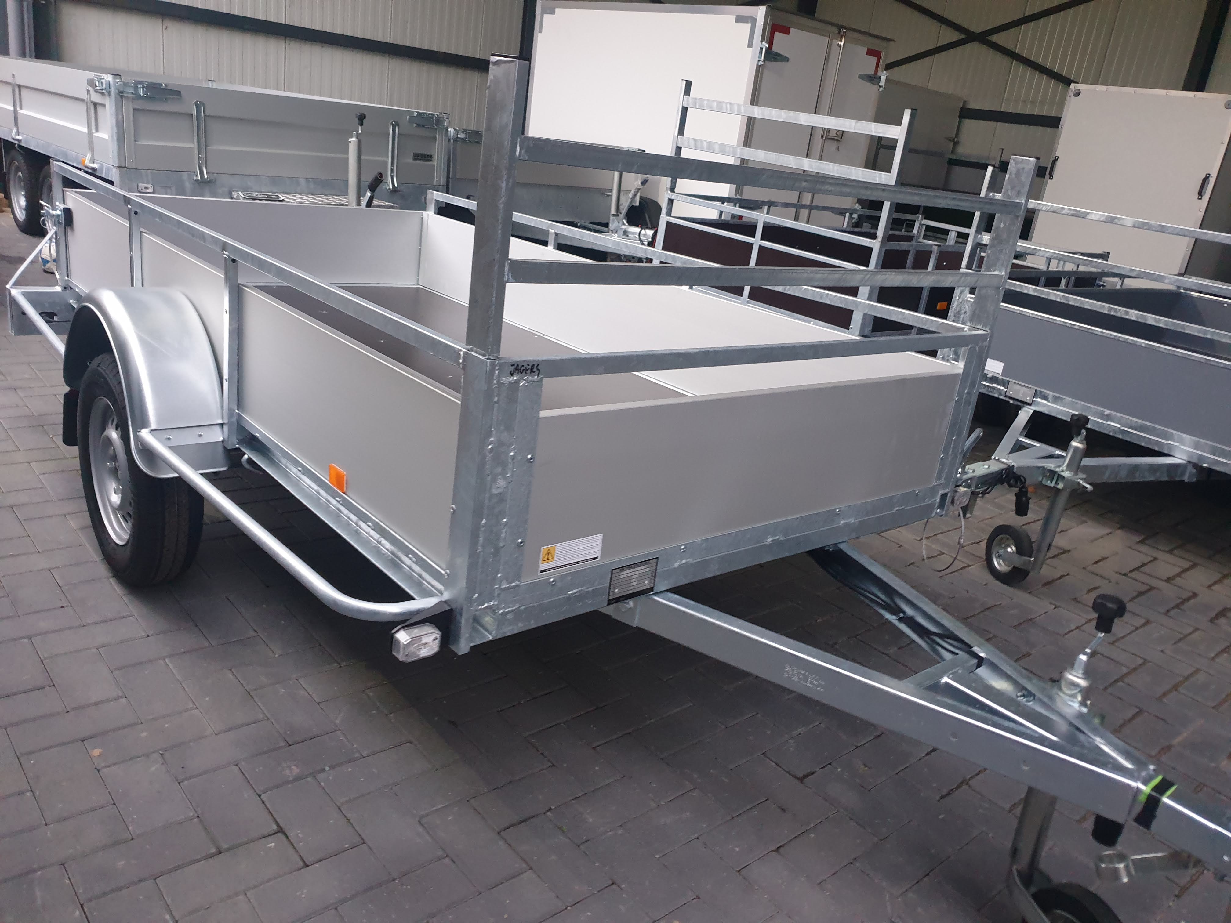 Samenwerking staal parallel BW enkelasser aluminium 220X130 750kg (Prof. uitv.) - Jagers Aanhangwagens